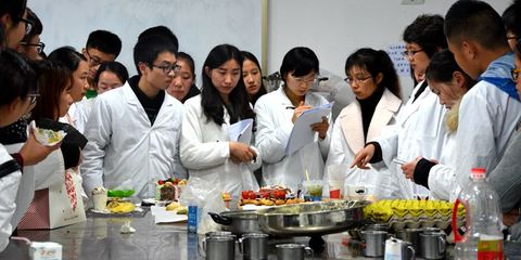 以主題教育為契機，深化工程技術(shù)創(chuàng)新，驅(qū)動教學(xué)科研協(xié)同改革